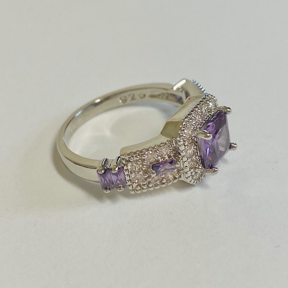 925 Sterling Silver Amethyst CZ Ring - Picture 5 of 9